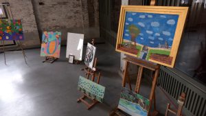 Video: Kunstenaars van Noorderhaven tonen werk in stadhuis